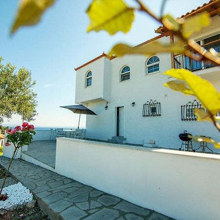 Grande Villa Hanioti Exterior photo