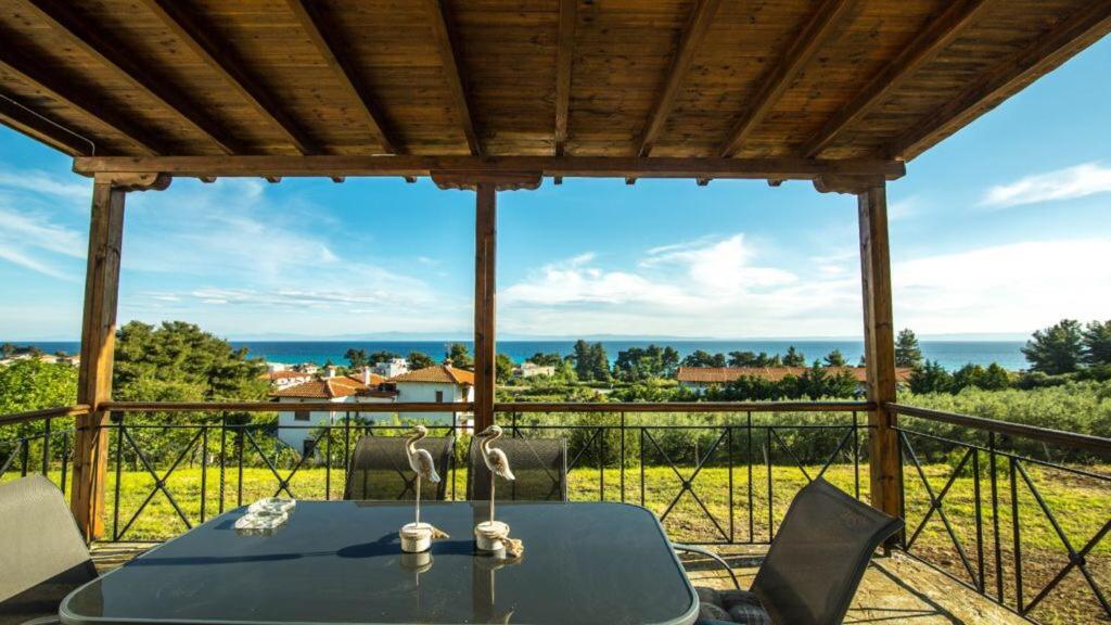 Grande Villa Hanioti Exterior photo